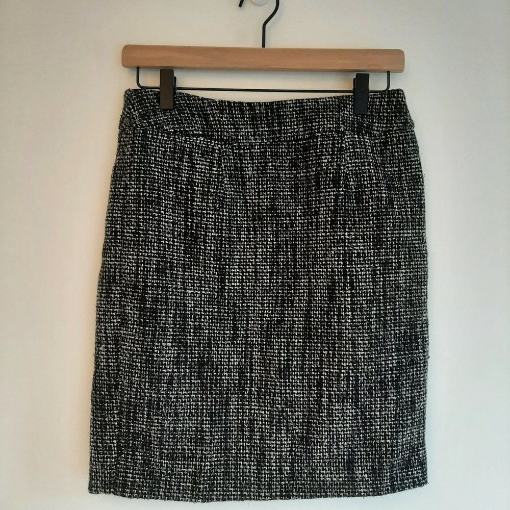 Calvin Klein Black and White Tweed Pencil Skirt Size 4P